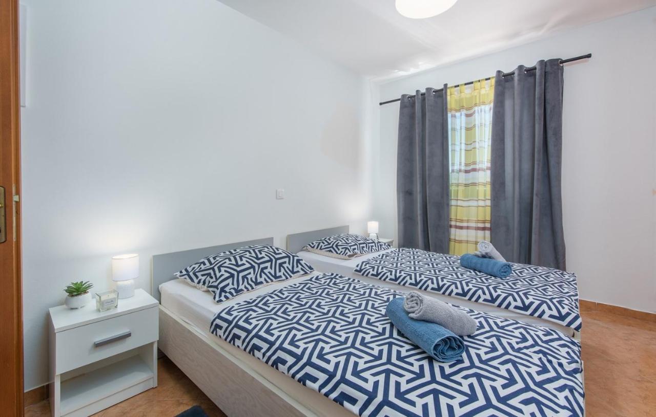 Holiday House Vita Tinjan Habitación foto